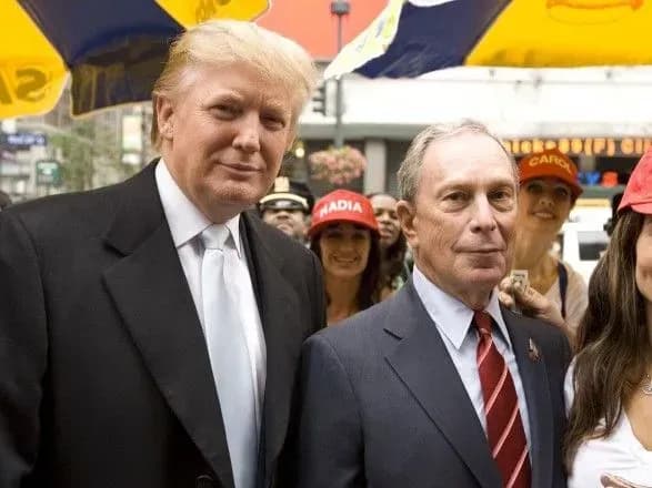 Трамп звинуватив Блумберга в бажанні приховати свій зріст під час дебатів