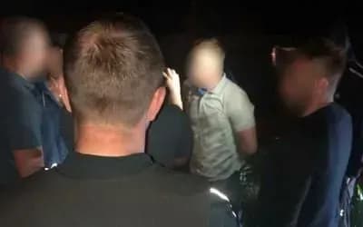 На Дніпропетровщині правоохоронець вимагав 10 тис. доларів за закриття провадження щодо збуту наркотиків