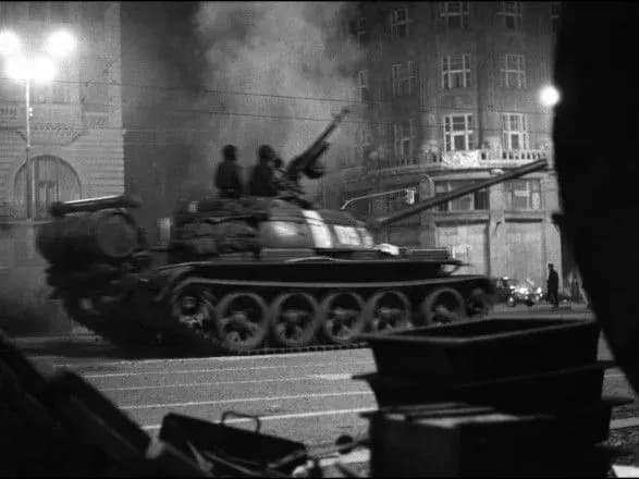 Посол Чехии в РФ сообщил, что Земан приедет на парад, несмотря на позицию Москвы о "Пражской весне"