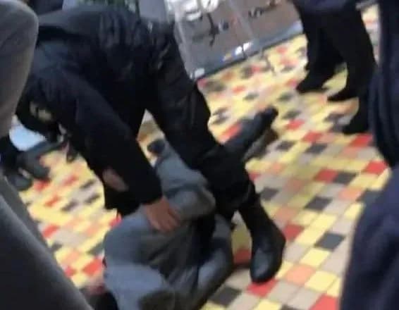 У Львові чоловік влаштував стрілянину в торговому центрі