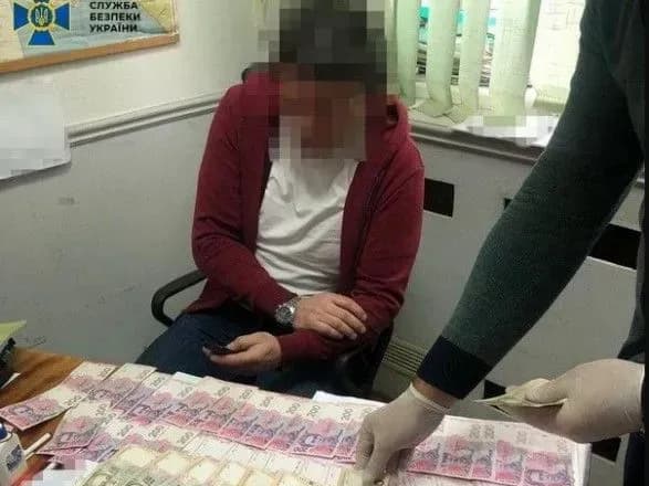 У Харкові посадовець вимагав 55 тис. грн хабарів за документацію для автономного опалення