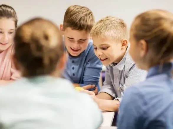 З українських шкіл та садочків вилучили понад 400 кг небезпечних продуктів