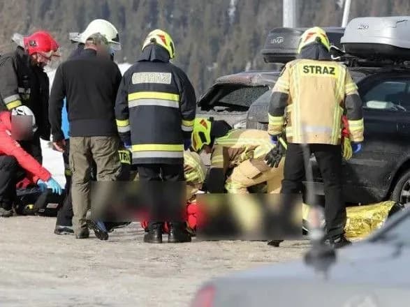 В Польше из-за урагана на горнолыжном курорте пострадала семья: мать с дочкой погибли