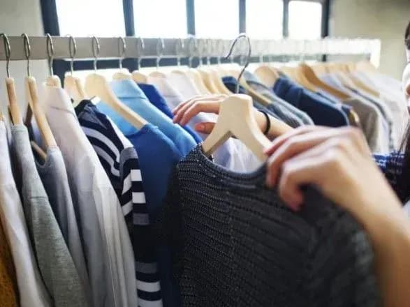 В Украине в январе на 5,6% подешевели одежда и обувь