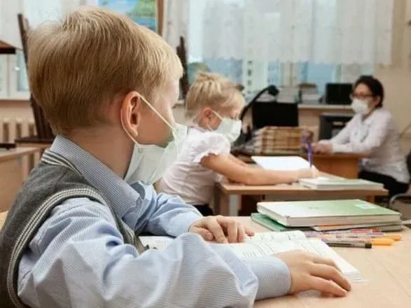 Завтра у Львові 7 шкіл повернуться до навчання