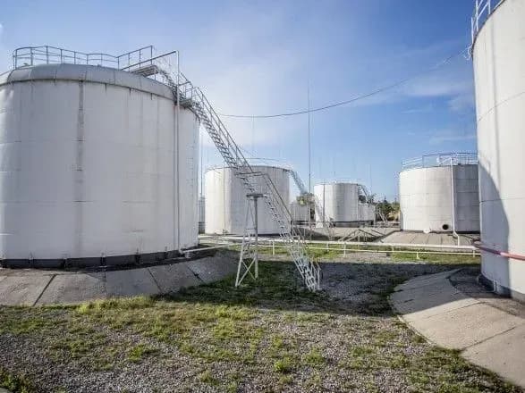 З аукціону пустять сім нафтобаз ПриватБанку зі знижкою від 7 до 90%