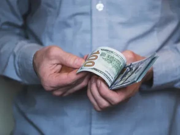 Експосадовця Держслужби фінмоніторингу підозрюють у торгівлі банківською інформацією