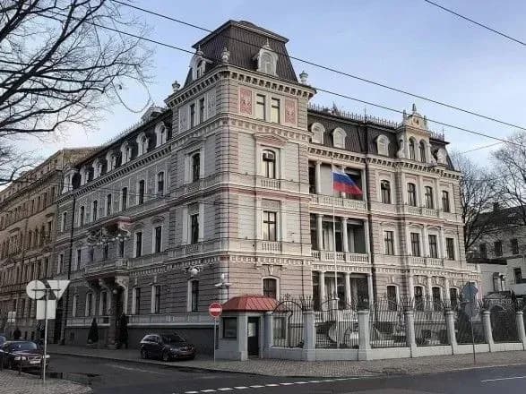 Посольство РФ у Латвії відреагувало на пропозицію обмежити використання російської на телебаченні