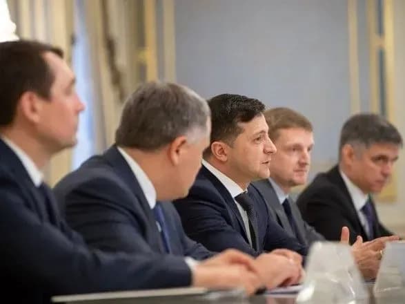 Зеленський зустрівся з комісаром ЄС: обговорили співпрацю і реформи