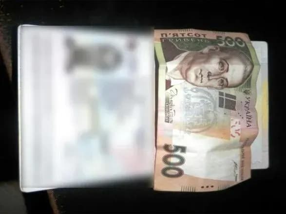 На Донеччині чоловік намагався хабарем відкупитися від штрафу за незаконне відвідування РФ