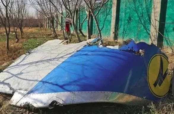 Голова МЗС Ірану підтвердив відмову видати "чорні ящики" збитого літака МАУ