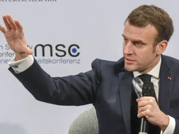 Макрон закликав посилювати оборонні можливості ЄС: ми не повинні постійно озиратися на США