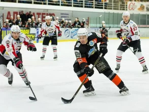 Дев'ять закинутих шайб: матч лідерів УХЛ завершився перемогою "Донбасу"