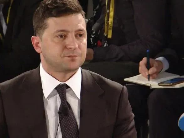 Зеленский заявил о необходимости привлечения переселенцев из Донбасса к консультациям в Минске