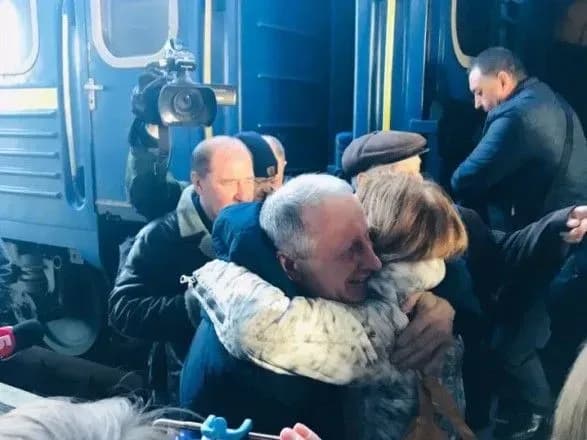 Незаконно засуджений в окупованому Криму журналіст Семена лікуватиметься у Києві