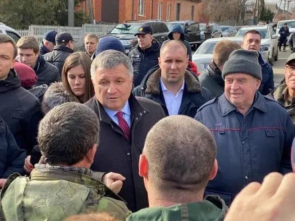 Аваков: из Китая в Украину прибыло 7 тысяч человек, из них - ни одного зараженного