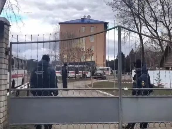 У МОЗ пояснили, чому люди в обсервації в "Нових Санжарах" можуть контактувати один з одним