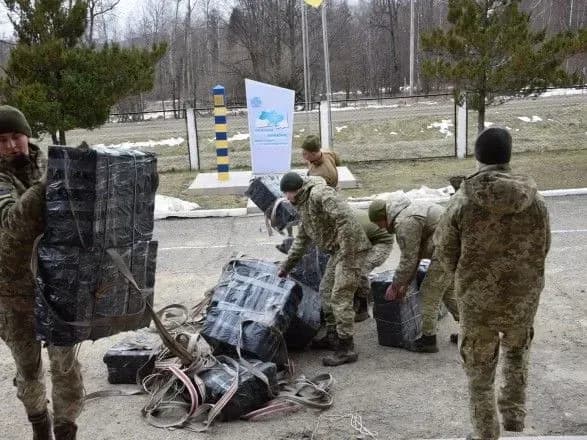 На кордоні з Румунією виявили рекордну партію контрабандних сигарет