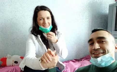 Скалецька має однакові умови з евакуйованими українцями — журналіст