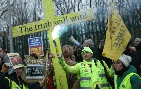 У Лондоні почалися слухання про екстрадицію Ассанжа в США