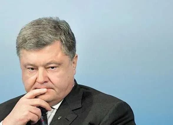Захист Порошенка оскаржив привід до ДБР у п’яти інстанціях