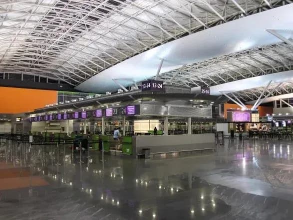 У "Борисполі" почали перевірку температури у пасажирів всіх рейсів через коронавірус