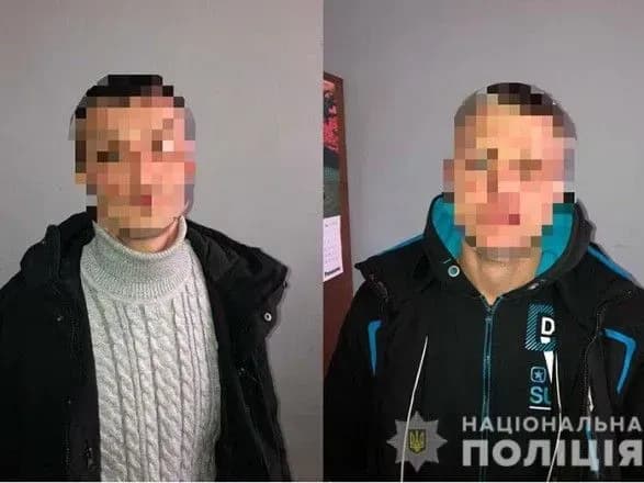 У двох киян вилучили пістолет-кулемет із глушником, набої та комплектуючі до зброї