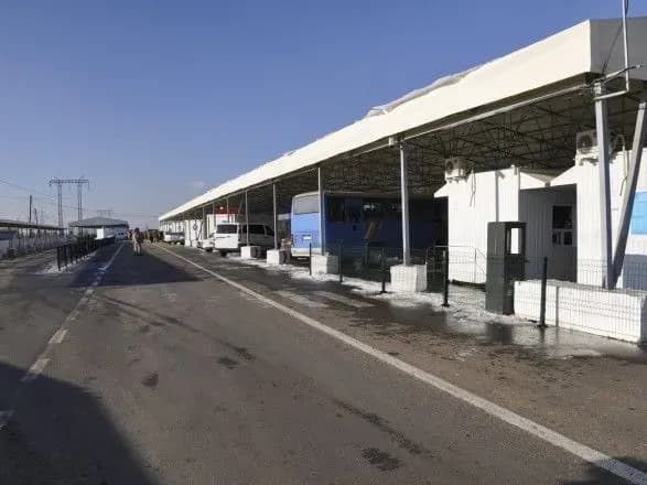 КПВВ "Мар'їнка" відновив роботу