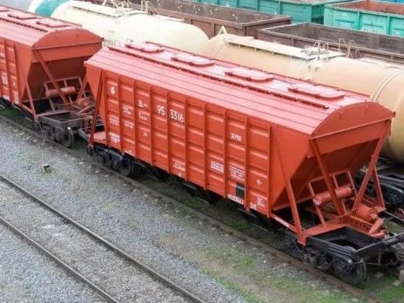 На Хмельниччині хлопець отримав переломи та опіки від ураження струмом на вагоні-зерновозі