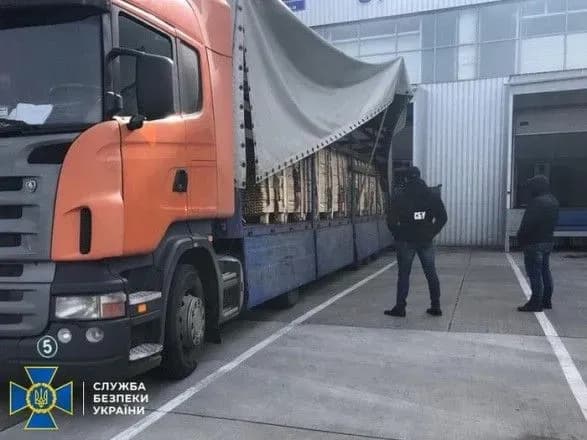 У Києві викрили спробу контрабанди деревини вартістю близько 200 тисяч доларів