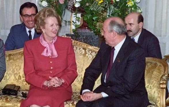 Тетчер давала імена чоловіків-політиків своїм нарядам: найулюбленішим був "Горбачов"