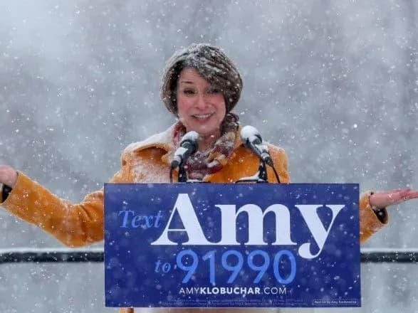 Демократ Клобучар оголосила про вихід із президентської кампанії в США на користь Байдена