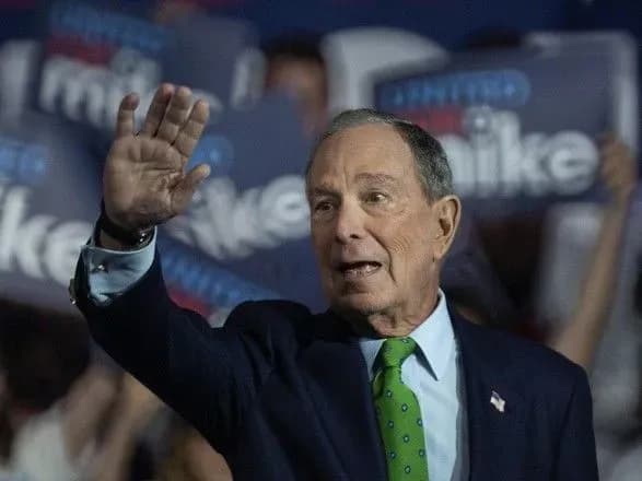 Мільярдер Блумберг вийшов з президентських перегонів в США і підтримав Байдена