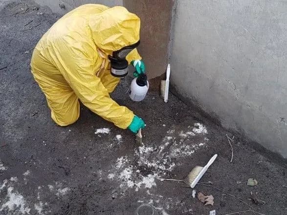 У Львові рятувальники зібрали розлиту посеред вулиці ртуть