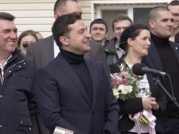 Зеленський привітав українця у "Нових Санжарах" з Днем народження