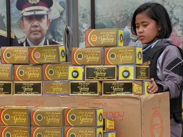 В Индонезии полиция изъяла у двух вероятных спекулянтов более 60 тыс. медицинских масок