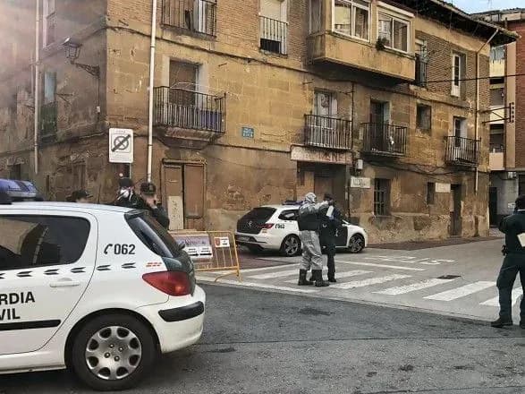 Эпидемия COVID-19: количество инфицированных в Испании достигла 1622 человек, среди них лидер партии, 35 - умерли