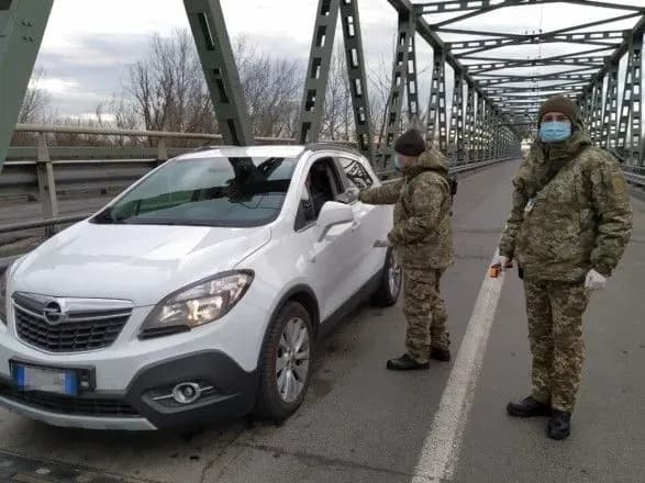 Завтра закриють 170 прикордонних пунктів пропуску - прем'єр