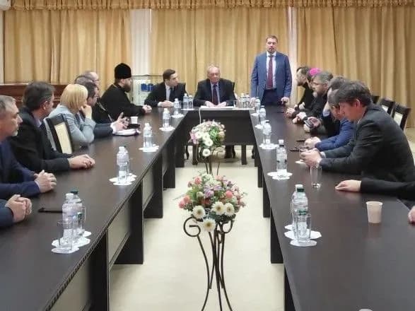 Не прикладатися до ікон: у МОЗ дали рекомендації релігійним громадам на час карантину