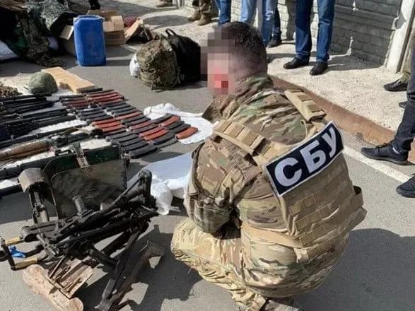 Із зони ООС намагалися вивезти арсенал зброї та боєприпасів