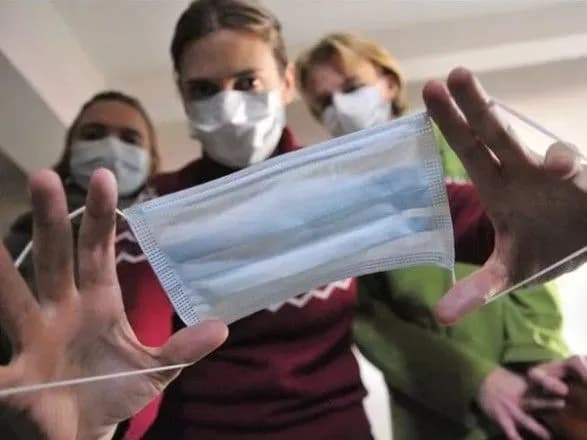 Лікар розповів, яким групам людей легше "підхопити" вірус