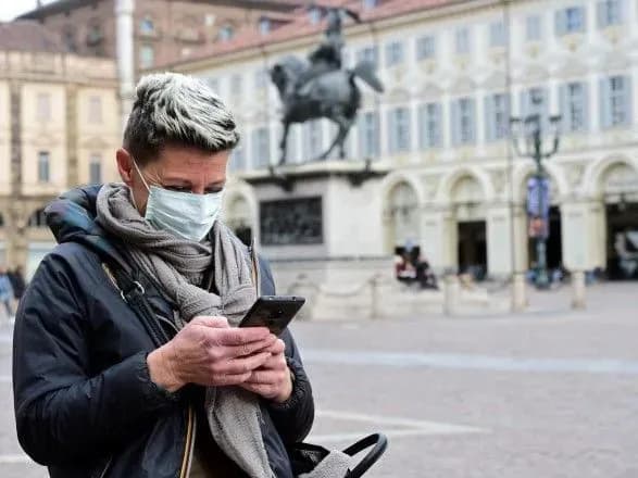 Як діяти українцям за кордоном та на Батьківщині: рекомендації МЗС