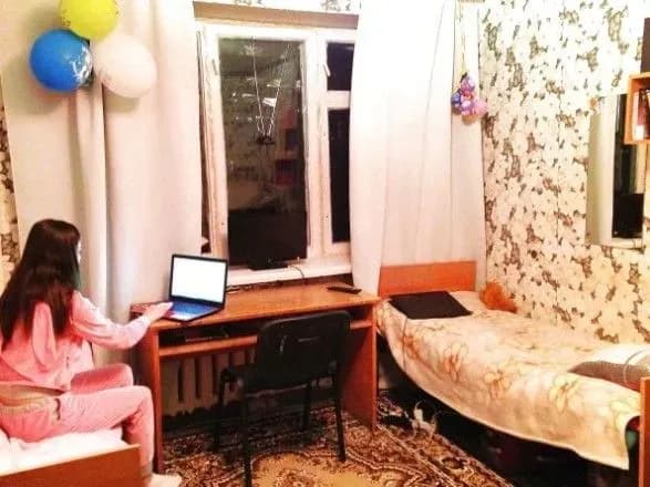 Зеленський: ніхто під час карантину не виселятиме студентів з гуртожитків