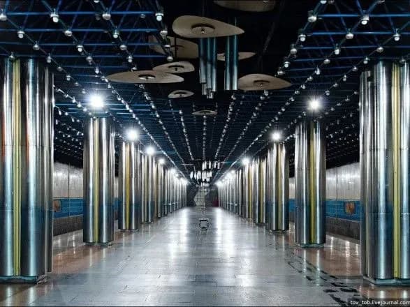 Київський метрополітен звернувся до пасажирів на карантині: я без вас сумую