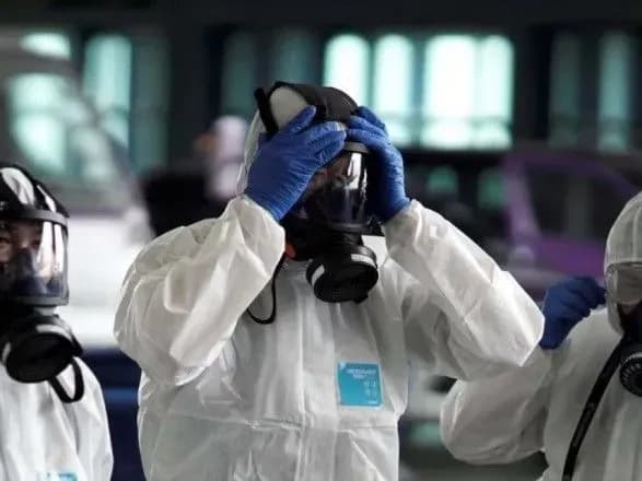 Днями з Китаю доставлять засоби індивідуального захисту для медиків та поліції