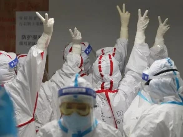 У Німеччині заборонили збиратися групами більше двох осіб через коронавірус