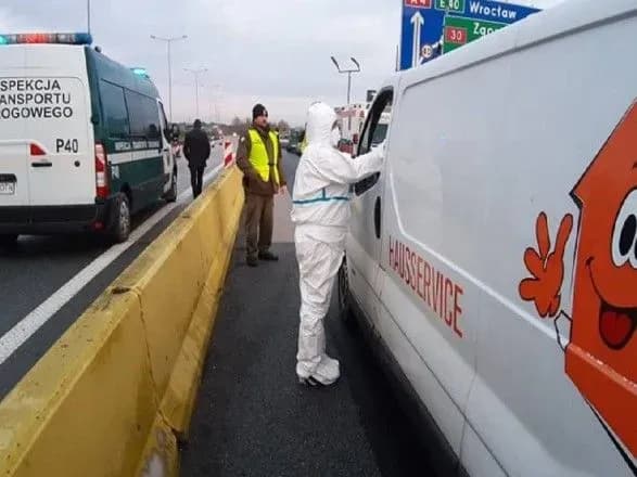 Польща посилює обмеження через коронавірус