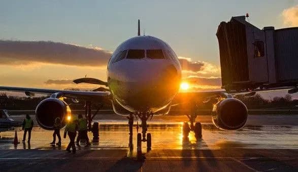 Ще два літаки доставлять Україні допомогу з Китаю та Південної Кореї - Президент