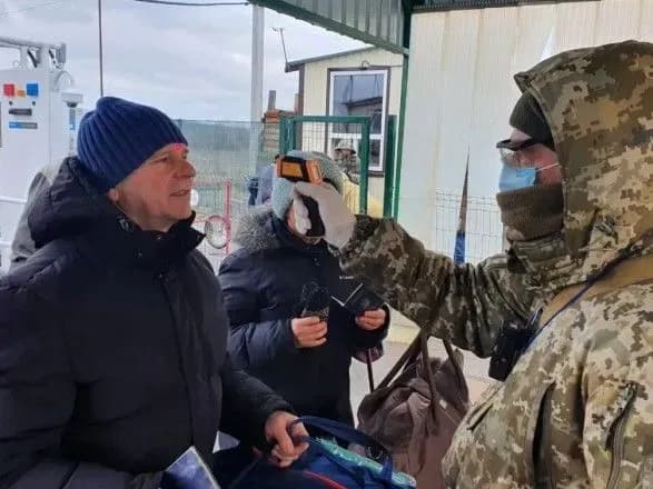 Прикордонники за місяць температурного скринінгу перевірили понад 2,7 млн людей