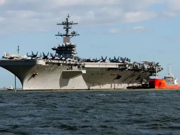 У 25 военных на борту авианосца ВМС США Theodore Roosevelt обнаружили коронавирус